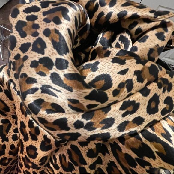 Frederick’s Of Hollywood Long Sleeve Leopard Print Button Down Pajama Top Tan S - Picture 8 of 9